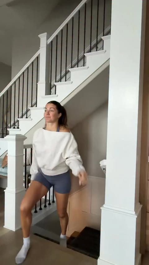 Instagram post by @lindsarnold for Ka'Chava. Caption reads: [...] yummy all-in-one nutrition shake from....