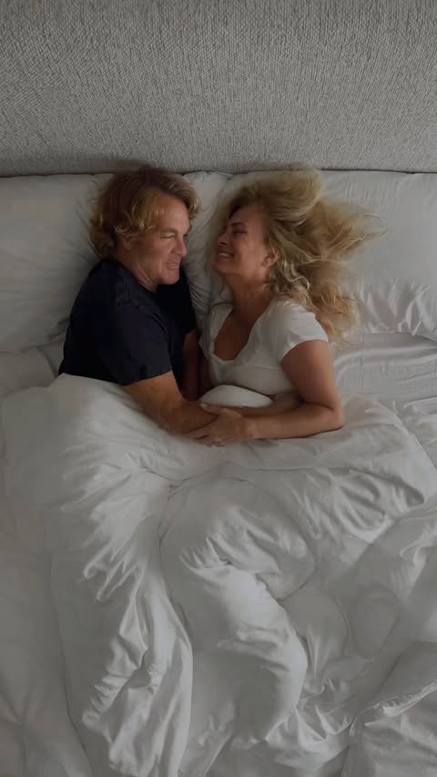 Instagram post by @pattischmidt for Sleep Number. Caption reads: #SleepNumberPartner Do you snuggle with your....