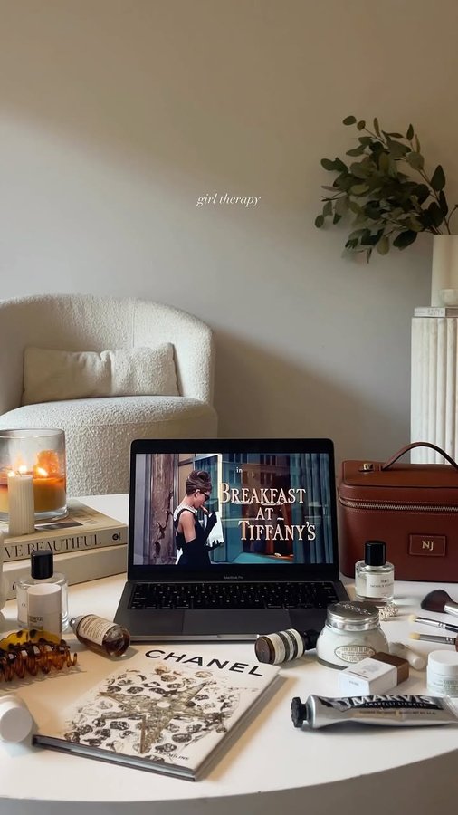 Instagram post by @naomijohnstonn for Etoile. Caption reads: in my vogue secrets era 

@etoile 

#ad.