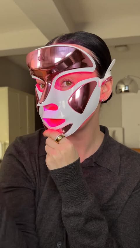 Instagram post by @kelseygriffinn for Dr Dennis Gross. Caption reads: [...] this is how you save money on the....