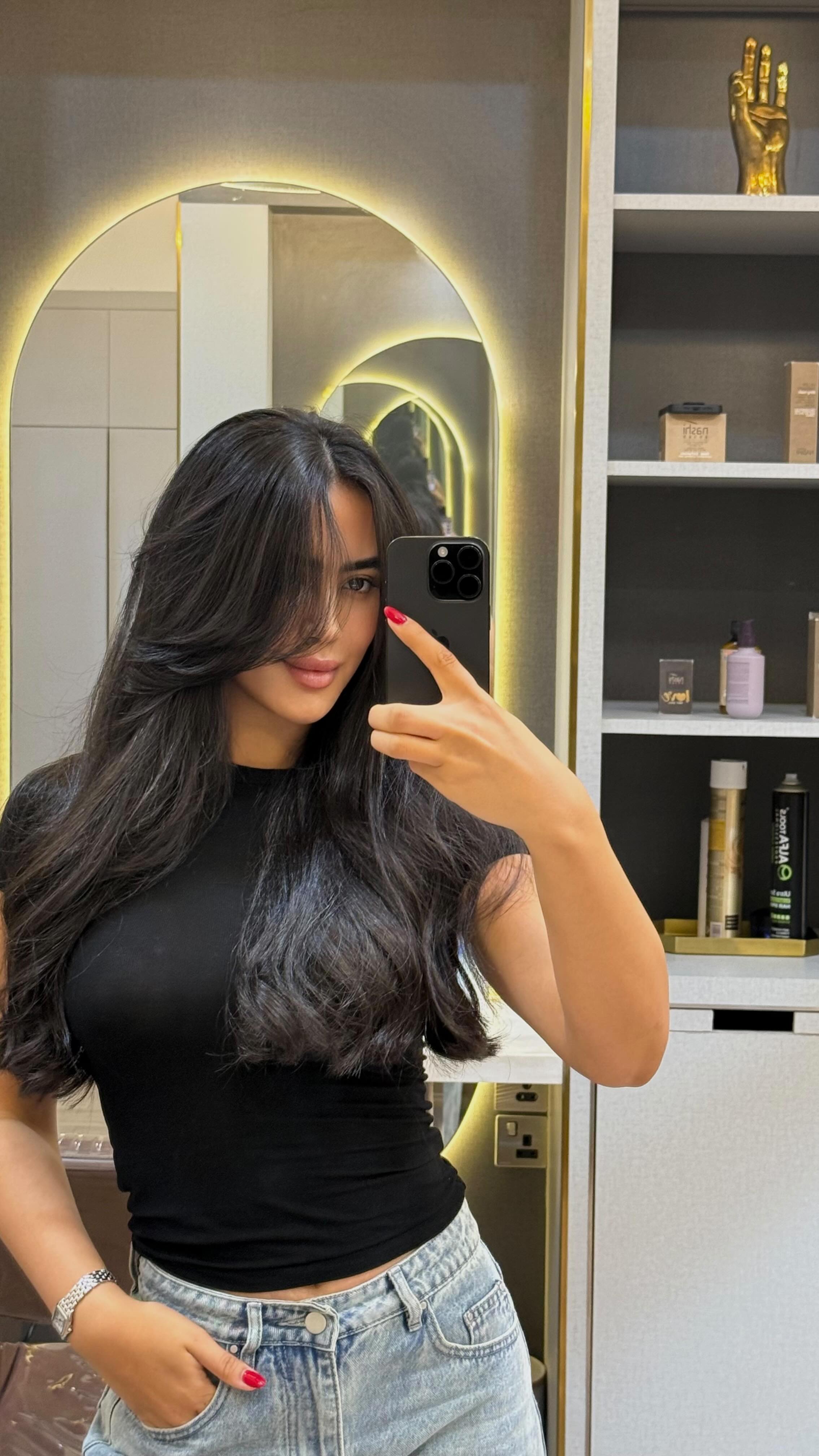 Instagram post by @saharjlali_ for Namshi. Caption reads: This shine isn’t just a filter , it’s Schwarzkopf....