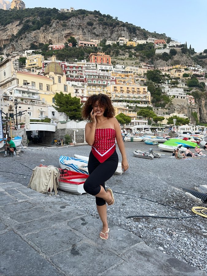 Instagram post by @lenamahfouf for Havaianas. Caption reads: [...] de la ville… tout ça en @havaianaseurope (je....