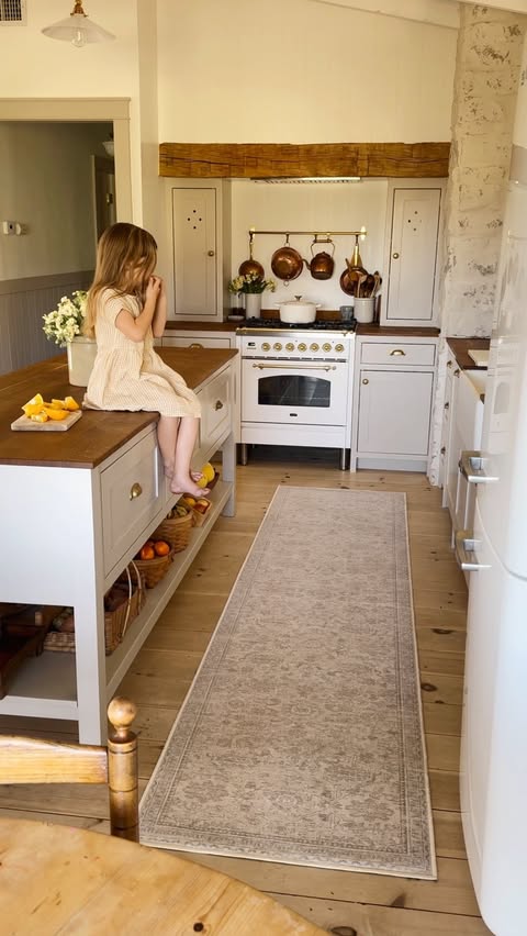 Instagram post by @hannahslittlecottage for Tumble Circus. Caption reads: Our new washable, spill-proof @tumblerugs is....