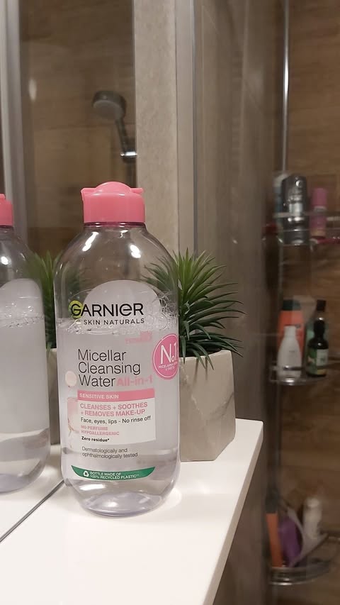 Instagram post by @rethaxaa for Garnier Indonesia. Caption reads: [...] upgrade! 😍✨ Garnier Micellar Pump....