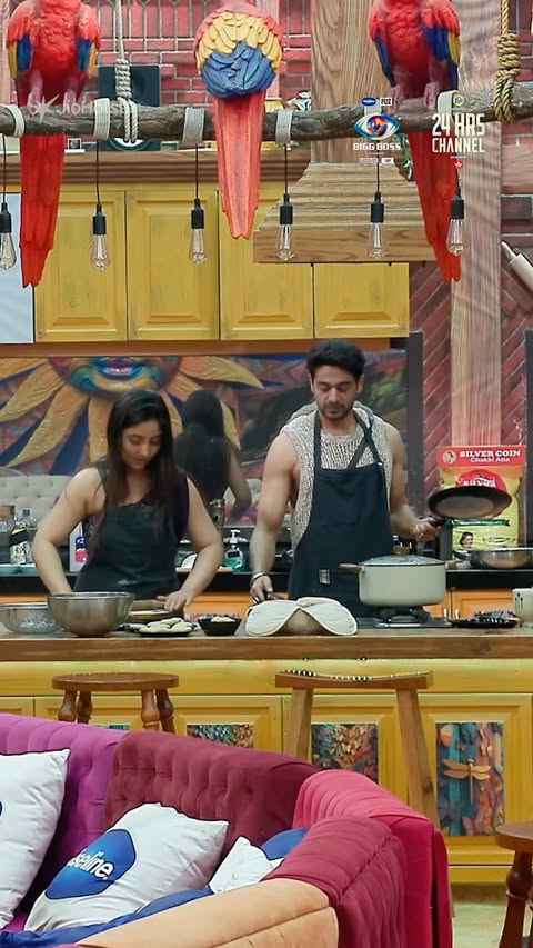 Instagram post by @ashnoorkaur for JioCinema. Caption reads: Ashnoor ko lagta hai ki baaki gharwaale duty ke....