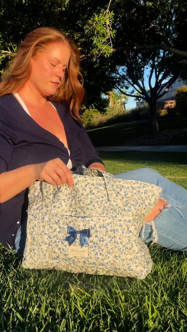 Instagram post by @kristinleighxo1 for Moon Nude. Caption reads: [...] to save on your purchase ✨

#mnpartner....