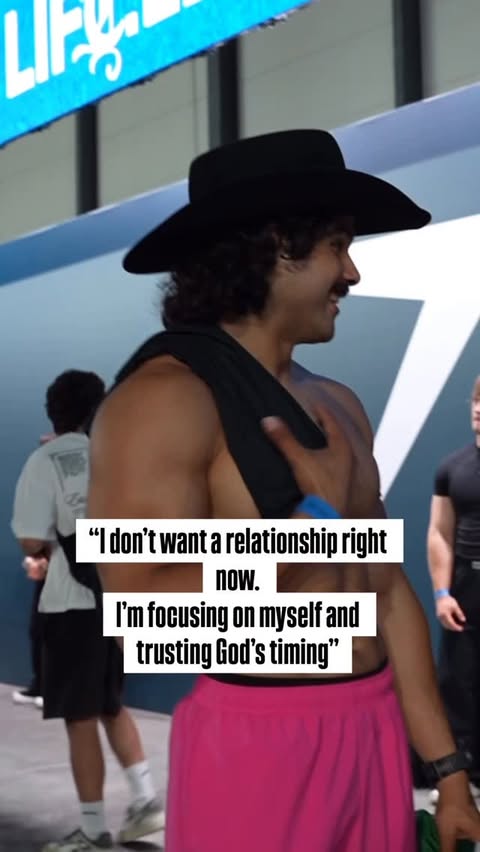 Instagram post by @nacho.liftbre for Gymshark. Caption reads: 🙏🏻😅

CODE: NACHO10 | @gymshark 

#explore.