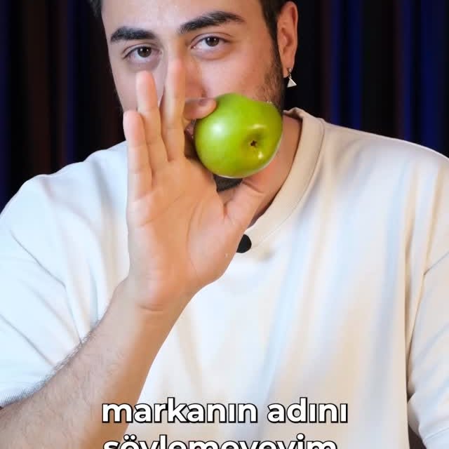 Instagram post by @merdankocaoglu for Honor. Caption reads: Bu yapay zeka özelliklerini nasıl buldunuz? Honor....