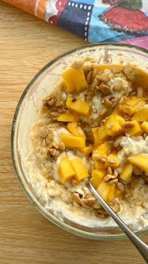 Instagram post by @kizactivelife for True Protein. Caption reads: [...] Ingredients: 1/2 cup quick oats 30g....