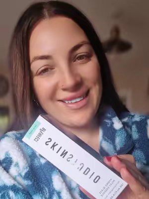 TikTok post by @chloereviewsit for BPerfect. Caption reads: [...] #calm #hydrate #skincare #skincaretips....