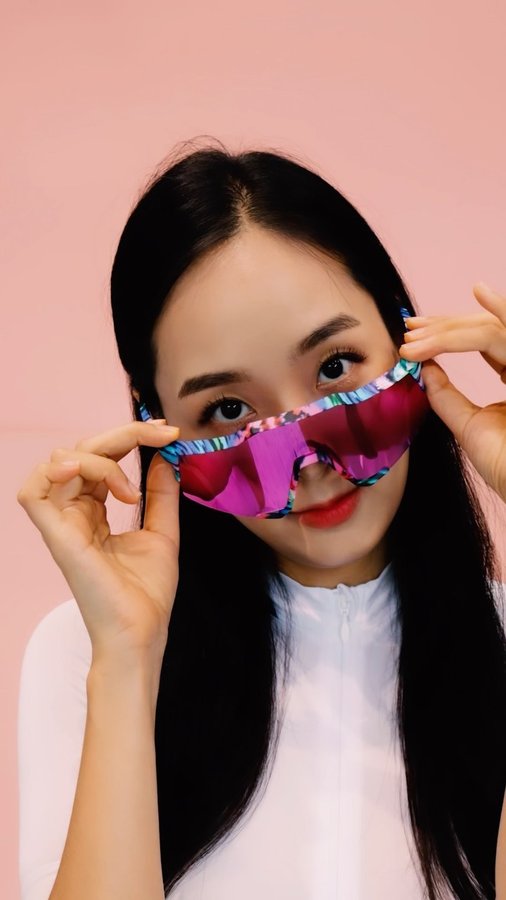 Instagram post by @jenrho_ii for 100% Bike. Caption reads: I have too much fun with these Speedcraft goggles....