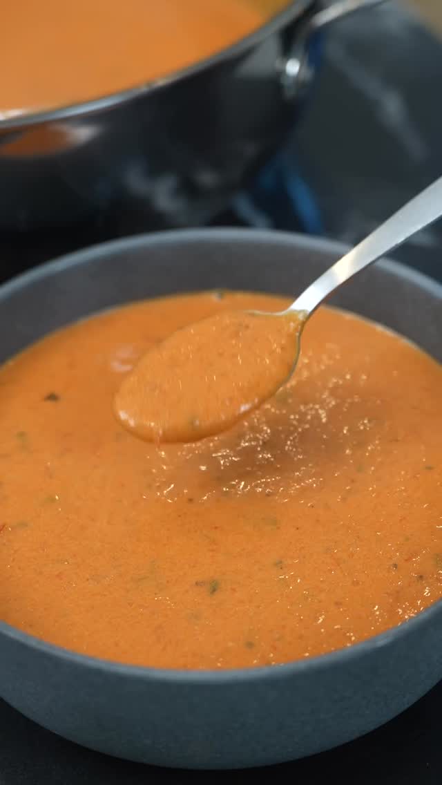 Instagram post by @kellyscleankitchen for The Isopure Company. Caption reads: How to make a delicious roasted tomato basil....