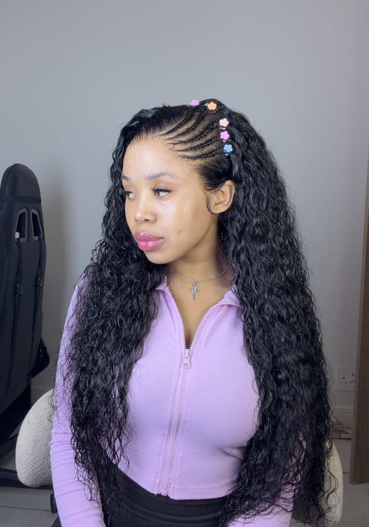 TikTok post by @_anniequinn for Alipearl Hair. Caption reads: This wig is everything 😍🔥 hair from....