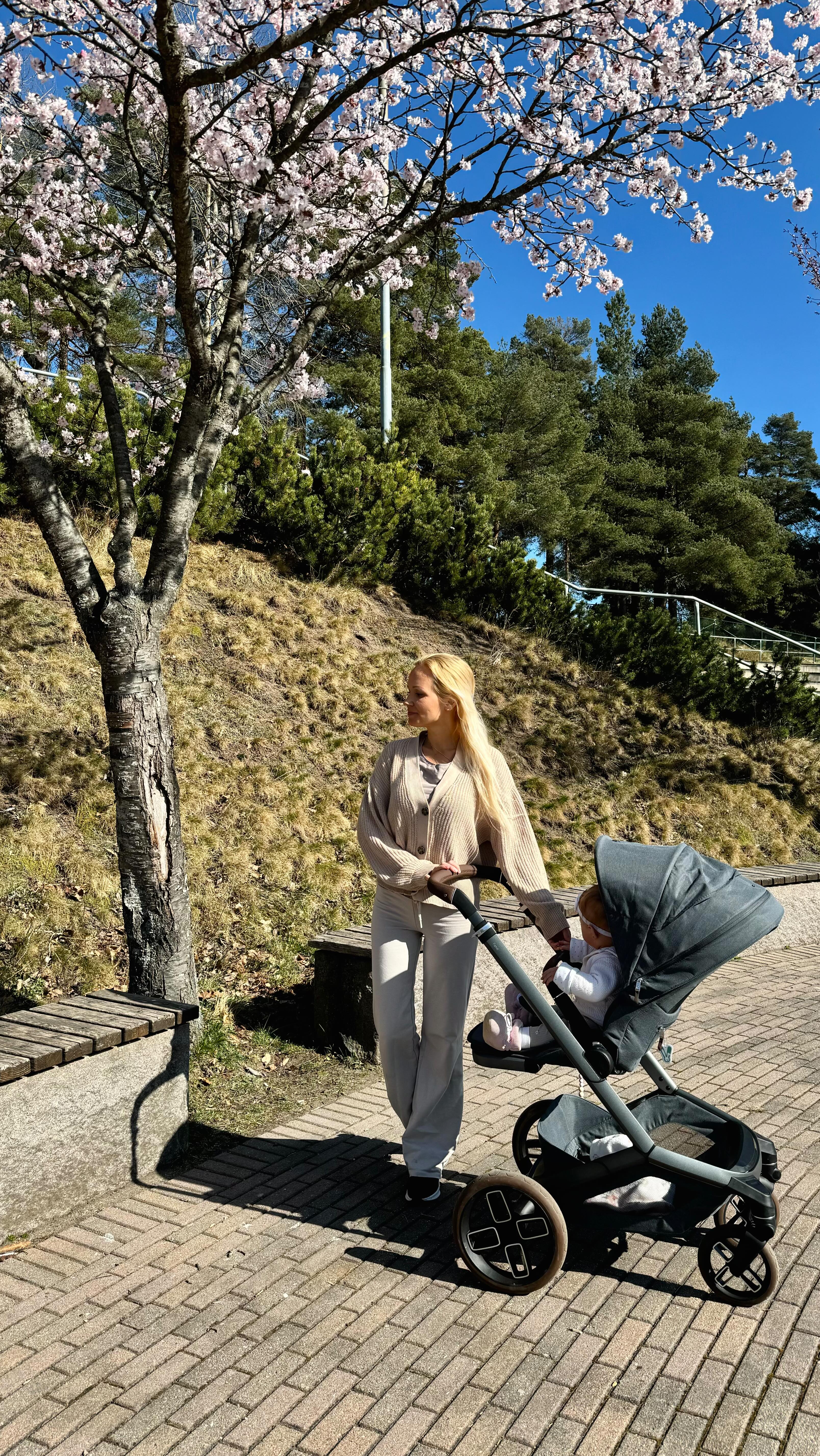 Instagram post by @mybabydolls for Maxi-Cosi. Caption reads: |Ad for @babyv.se |

How beautiful are these....