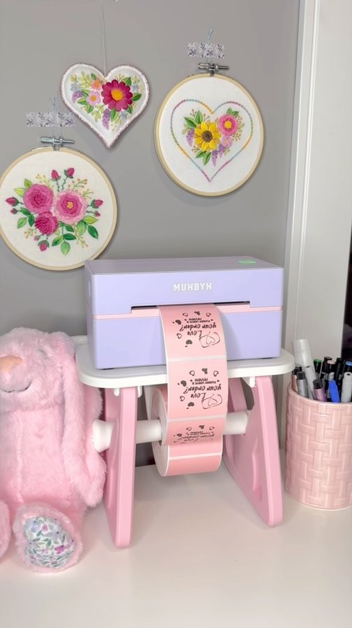 Instagram post by @embroidery_addicted for Munbyn. Caption reads: [...] get yourself a thermal label printer by....