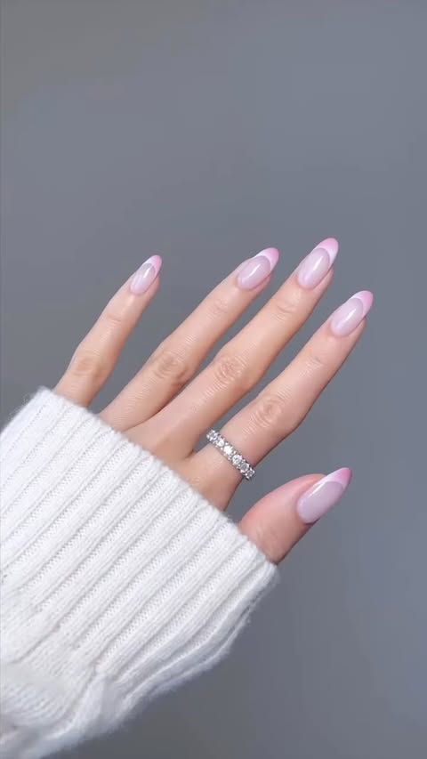 Instagram post by @nailsbyalsn for Grown Alchemist. Caption reads: [...] powder blush 64 pink explosion....