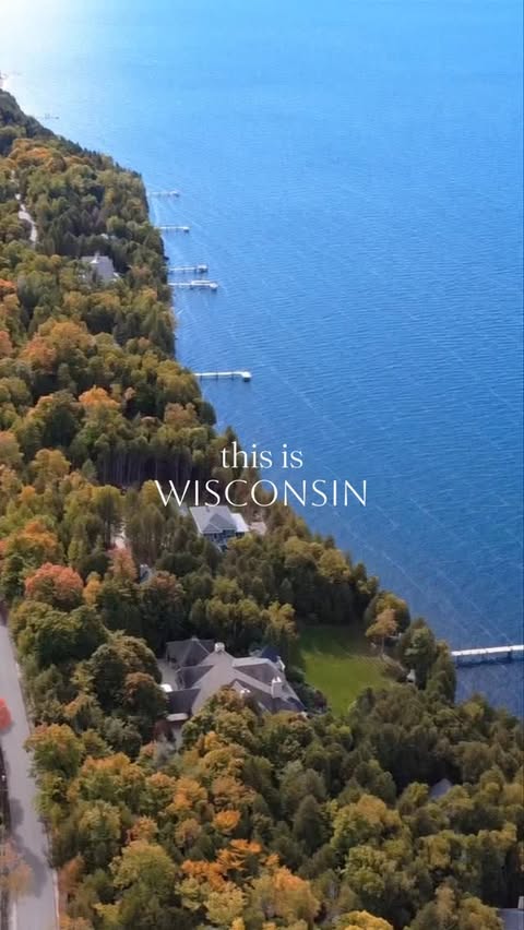 Instagram post by @kellyinthecity for Travel Wisconsin. Caption reads: [...] Sharing our incredible Fall trip to....