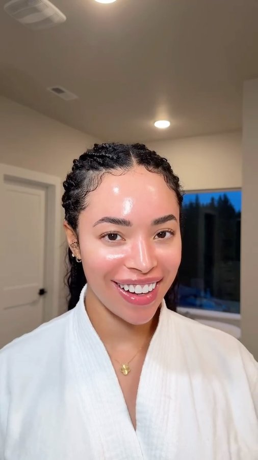 Instagram post by @shaielexis for ACURE. Caption reads: [...] my skin is feeling sensitive and dry,....