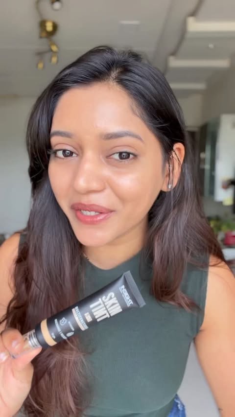 Instagram post by @shivani.manchekar for Insight Cosmetics. Caption reads: [...] you the product details 💌 #Ad....