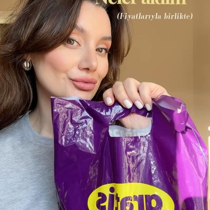 Instagram post by @gizsirinn for Physicians Formula. Caption reads: Hazır tekrar indirim varken belki size rehber olur....