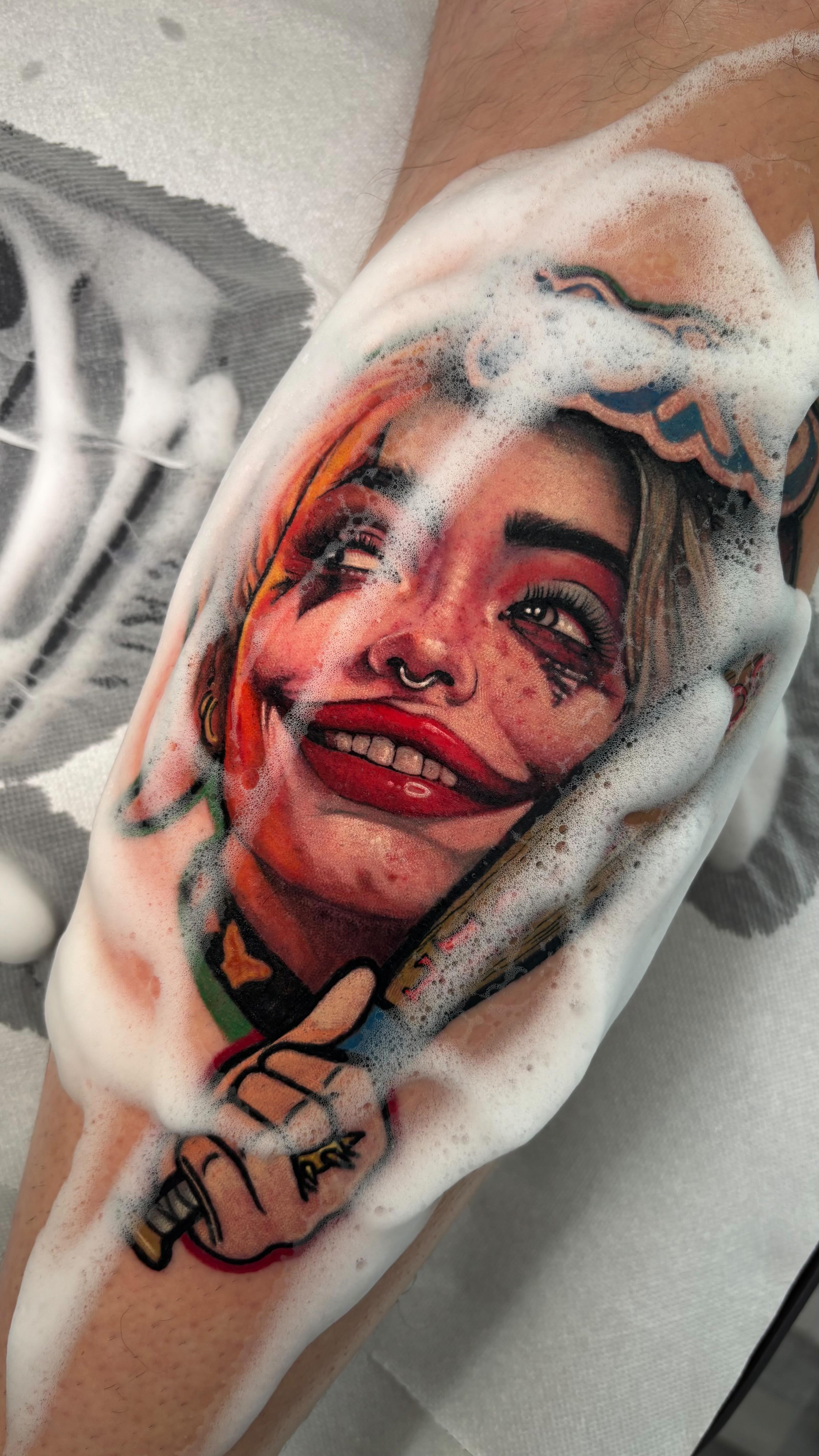 Instagram post by @lucaessety_piercink for Fkirons. Caption reads: 🖤♦️HARLEY QUIIN♦️🖤
•
•
@fkirons 
@worldfamousink....