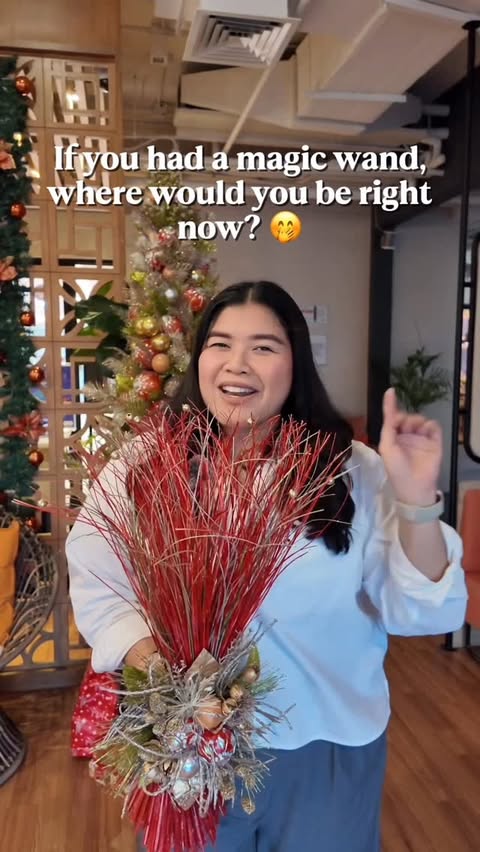 Instagram post by @makisantos_ for 7-Eleven. Caption reads: [...] at @711ph! 🛍️

 #MagicalChristmasAt7Eleven....