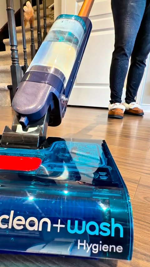 Instagram post by @curatedbyerinhope for Skeepers. Caption reads: Less Effort. More Shine. The NEW Dyson Clean +....