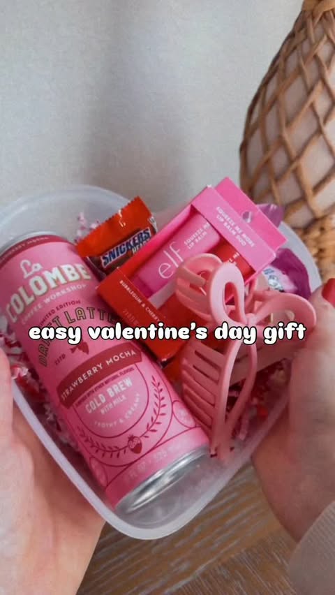 Instagram post by @thefitishbrunette for Lauren Croker • Online Stylist. Caption reads: Used the cutest $3 box to make an easy gift idea....