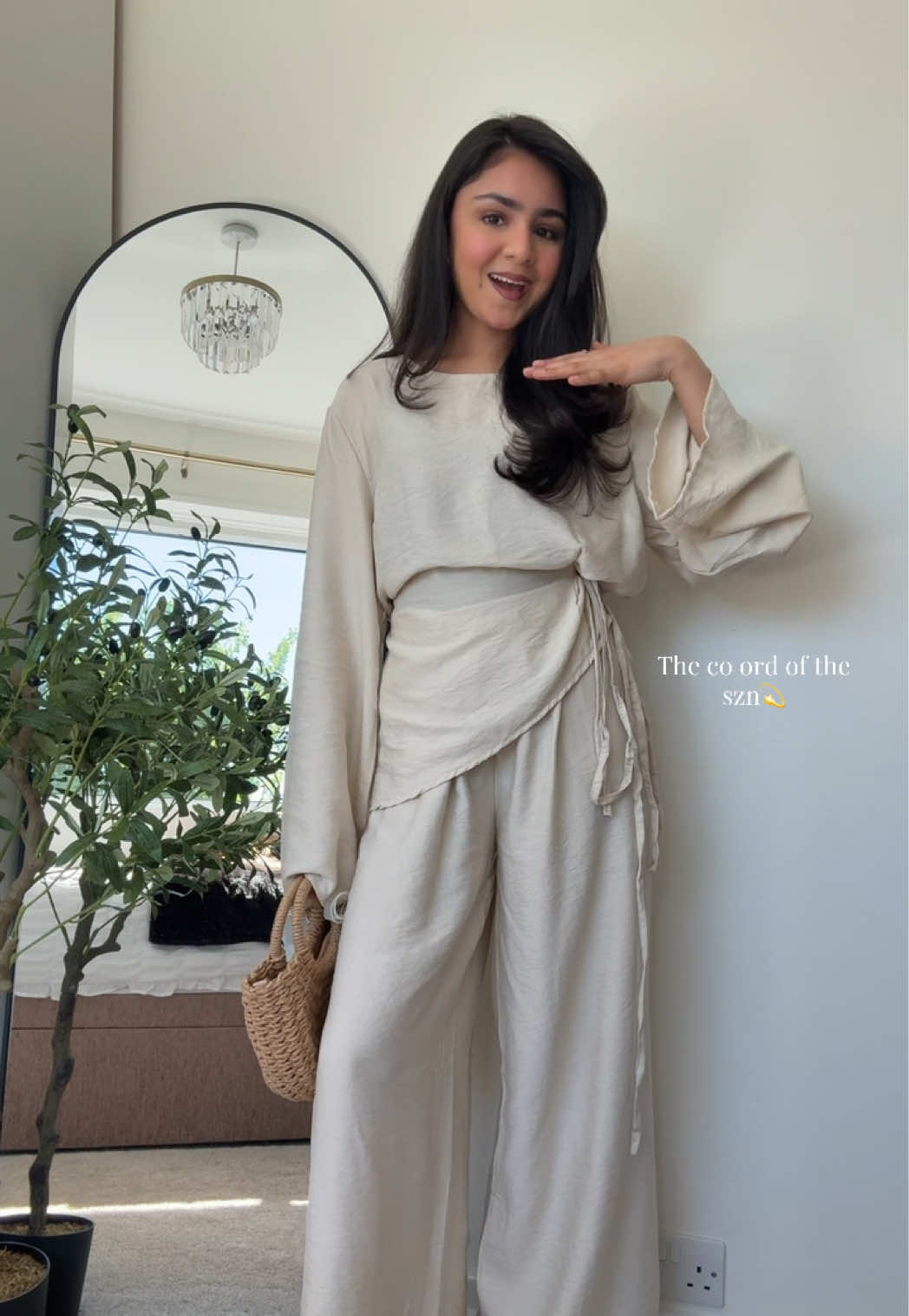 TikTok post by @iitszainabb for emlavish. Caption reads: [...] #modestfashion #emalvish #modestoutfit....