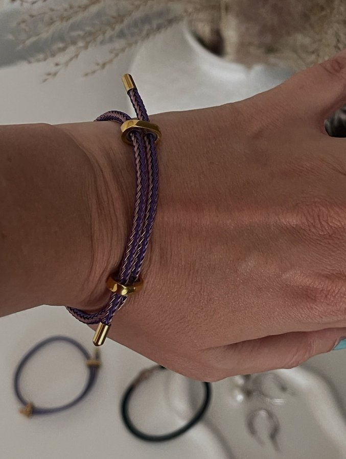 Instagram post by @gnoce_deutschland for Gnoce Italia. Caption reads: ɢɴᴏᴄᴇ Who says bracelets are just for summer? Find....