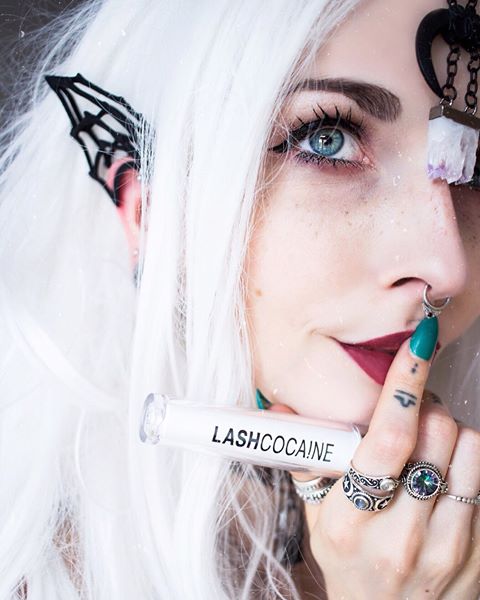 Instagram post by @kimiperi for Svenja Walberg. Caption reads: I don’t take drugs but my lashes love to be....