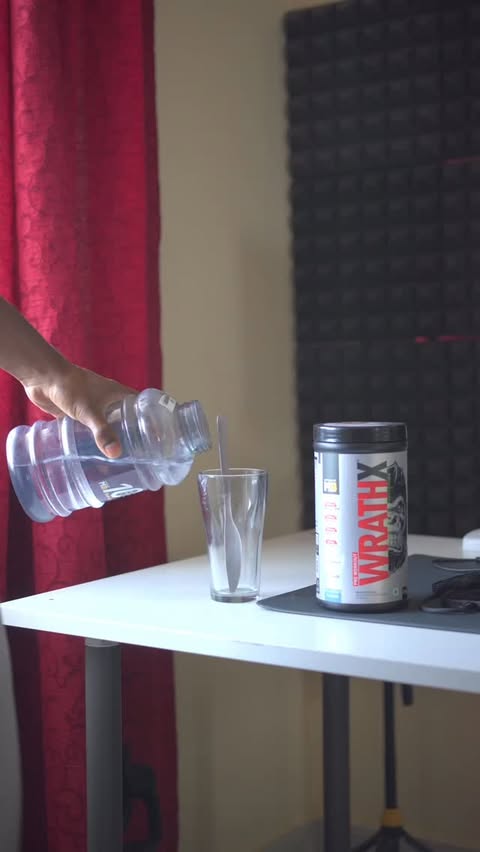 Instagram post by @vxsxlift for MuscleBlaze. Caption reads: Use code VXSMB @muscleblaze 

#ad

Been touching....