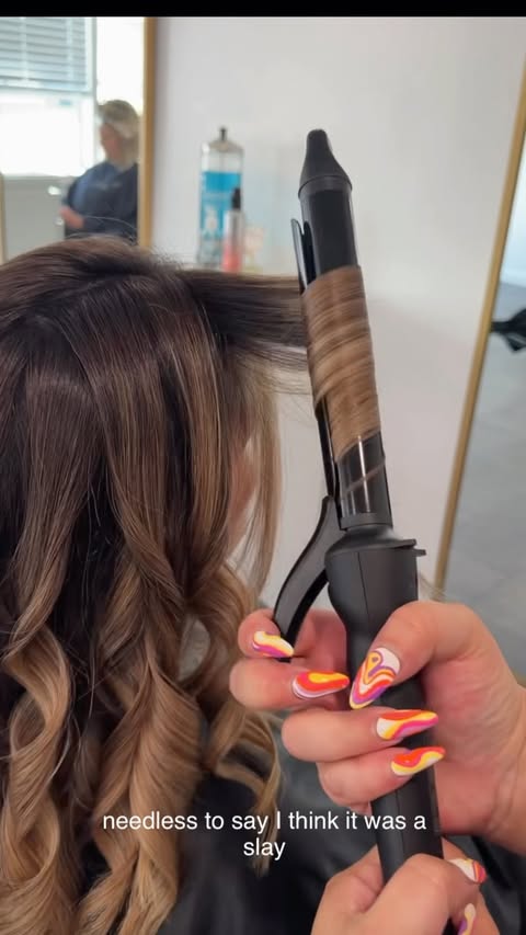 Instagram post by @vividsandbalayage for SalonCentric. Caption reads: [...] the stiffness, flakes or crunch.....