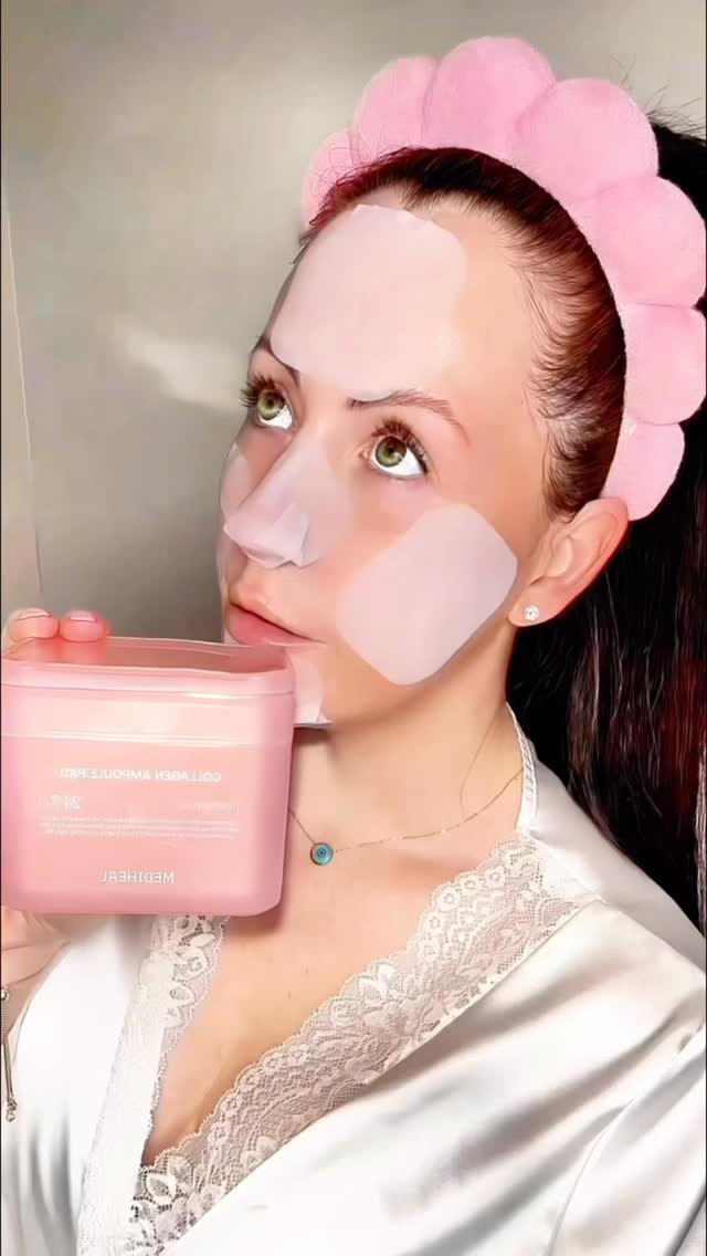 Instagram post by @just_me_eboni_bree for Medihealus. Caption reads: ⭐️ The toner pad that went No.1 on Amazon + Olive....