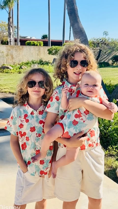 Instagram post by @malibulovinmama for Disney. Caption reads: Going on a Disney vacation? You need the Disney....