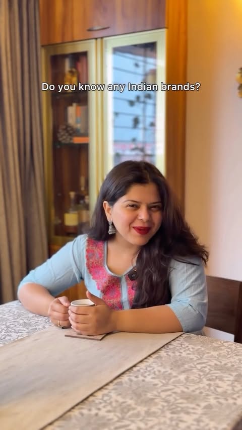 Instagram post by @theprettycitygirl for Coloressence. Caption reads: [...] नेहमीच special वाटतं 🇮🇳✨ आज बोलतेय....