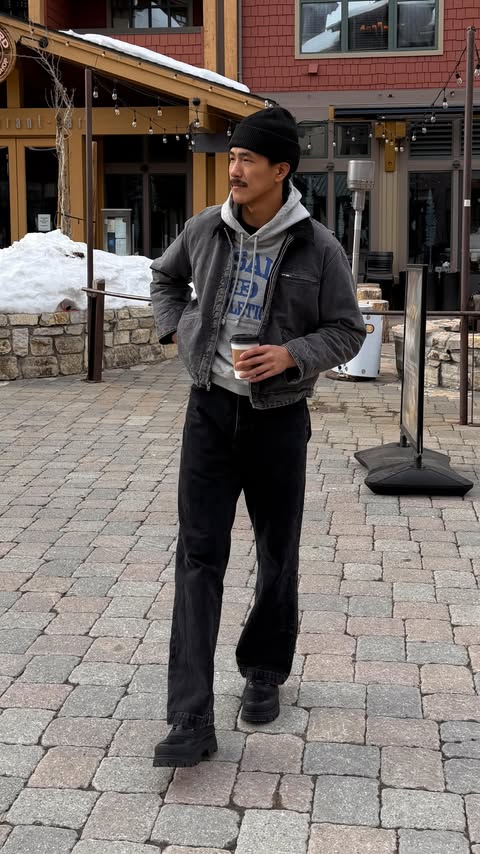 Instagram post by @zechlee_ for SOREL. Caption reads: [...] The new DAYSTORM HORIZON GTX from....