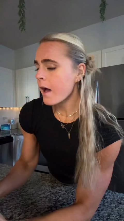 Instagram post by @sugie_addict for Clean Simple Eats. Caption reads: Almond Joy 🍫🥥🍦
PROTEIN ICE CREAM

Recipe:
•....