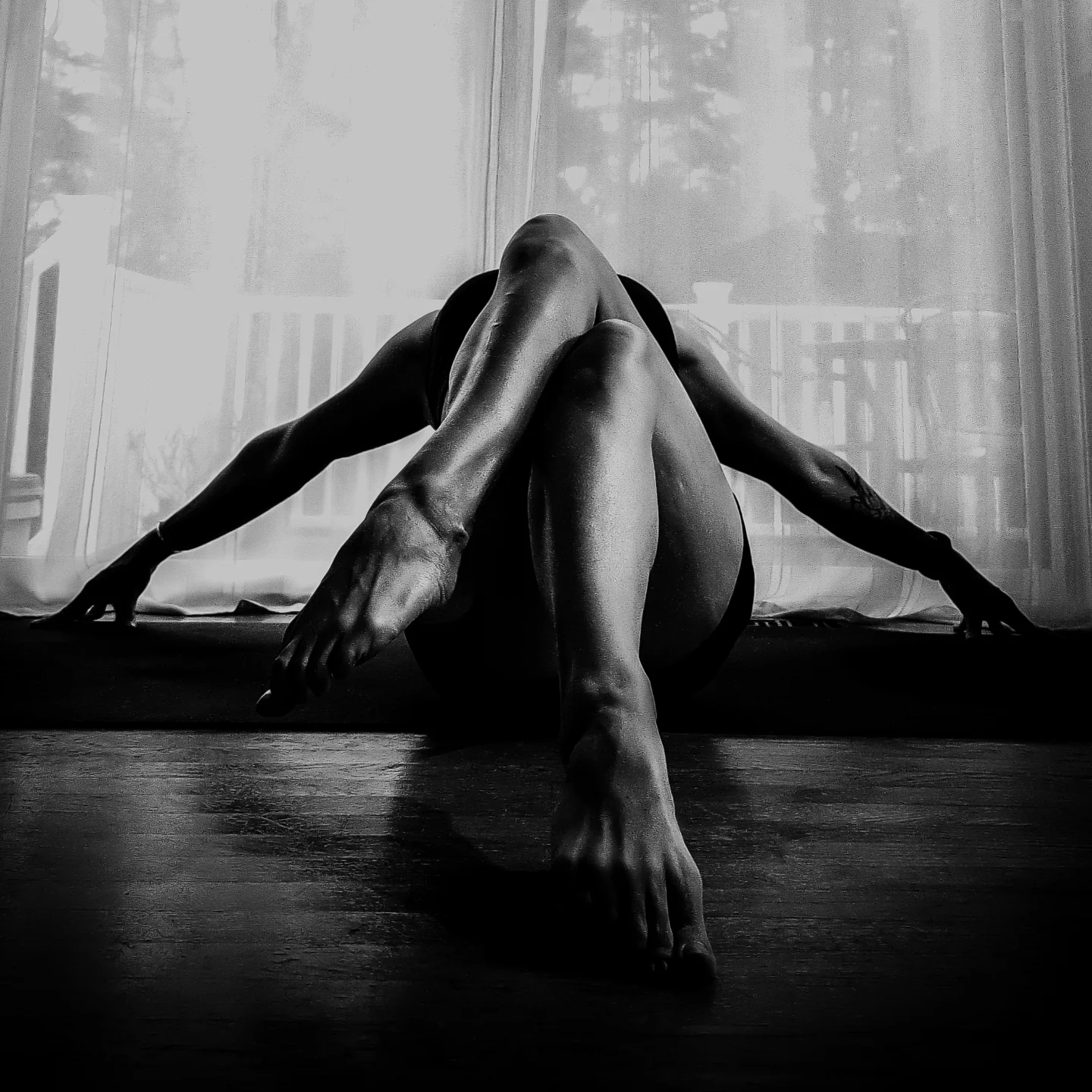 Instagram post by @chelsey.belsey for Alo Yoga. Caption reads: [...] viness
@rn.farmgirl

Sponsors:
@aloyoga....