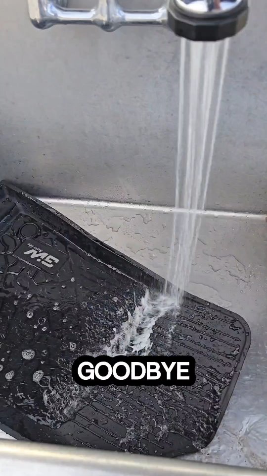 Instagram post by @flying_wheels_ for 3Wliners. Caption reads: [...] for a chance to win!' . #3wliners....