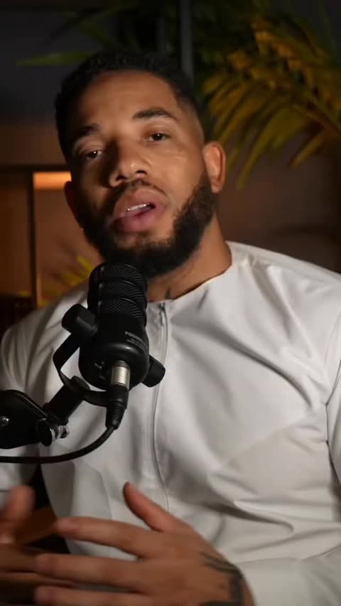 Instagram post by @shakeelromero for Salams. Caption reads: #ad #salamsapp Finding your person feels near....