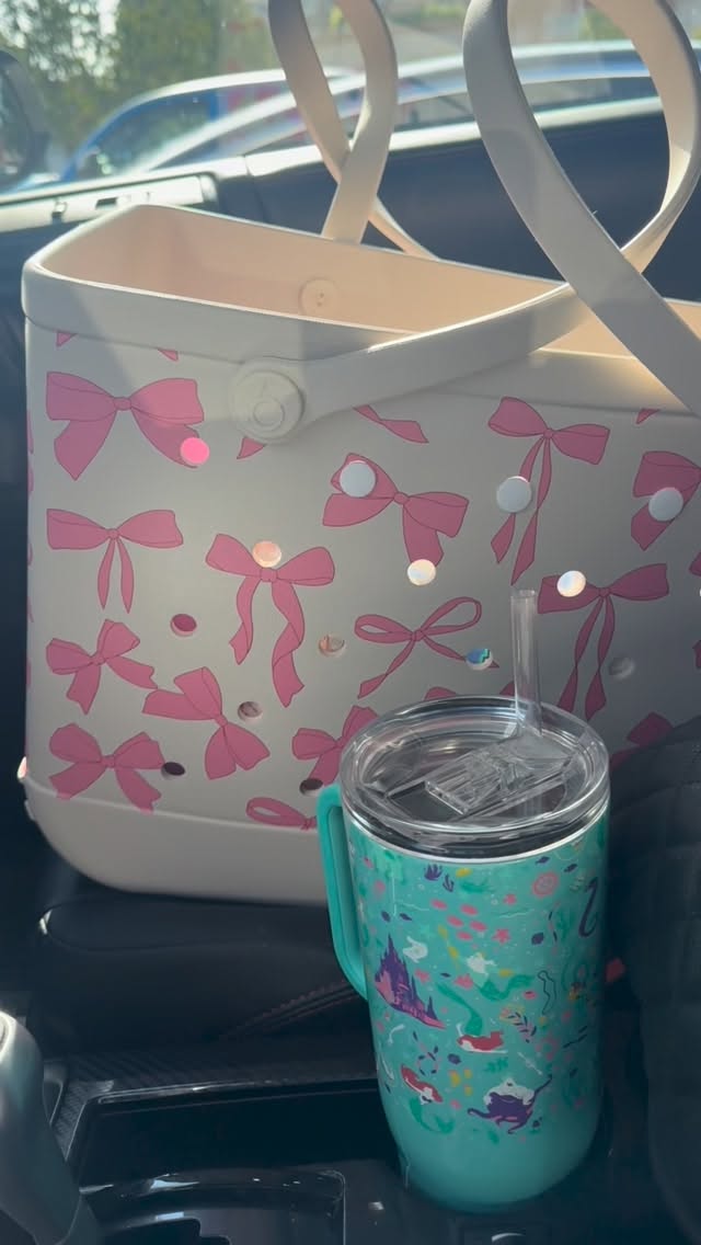 Instagram post by @lovingbeautyandlife for BOGGBAG. Caption reads: I NEVER thought I’d be on the @boggbags bandwagon,....