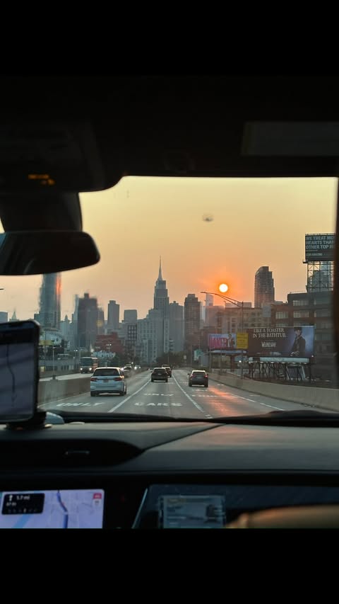 Instagram post by @lilly.eveee for Jewlr. Caption reads: Perf pieces for the holidays🤍 @jewlr code LILLY10.