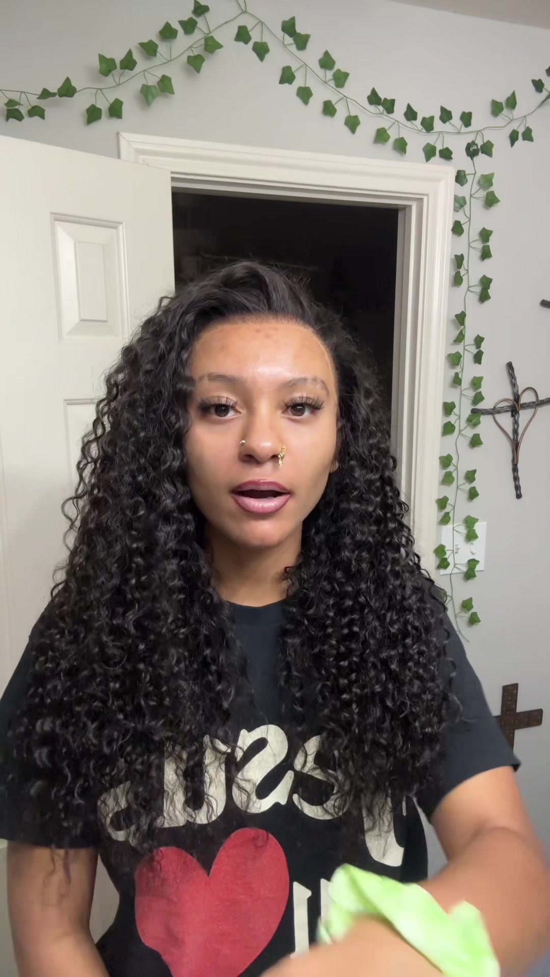 TikTok post by @breslynnn_ for Ashimary Hair. Caption reads: @Ashimary #hairtok #wig #review #fyp.