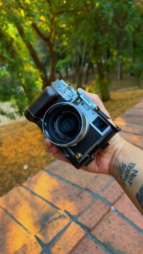 Instagram post by @yodayolda for SmallRig. Caption reads: [...] x100VI 🌹 @fujifilmtr 🫱🏻‍🫲🏼 @smallrig_tr....