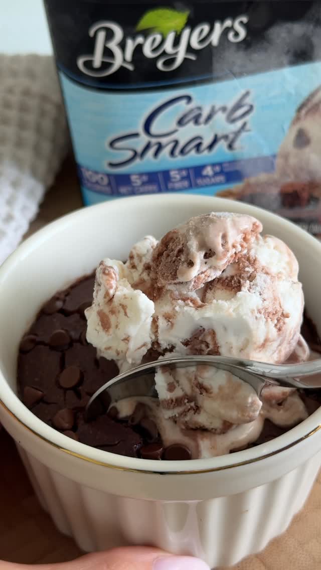 Instagram post by @health_by_lo for Breyers. Caption reads: When dessert is this easy, there are no excuses....