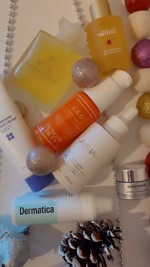 Instagram post by @theskinpilgrim for Aromatherapy Associates. Caption reads: December Faves🎄 Happy Sunday, lovelies. I hope....