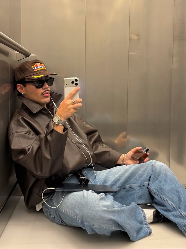 Instagram post by @_duarte2 for Pull&Bear. Caption reads: Amber room @pullandbear.