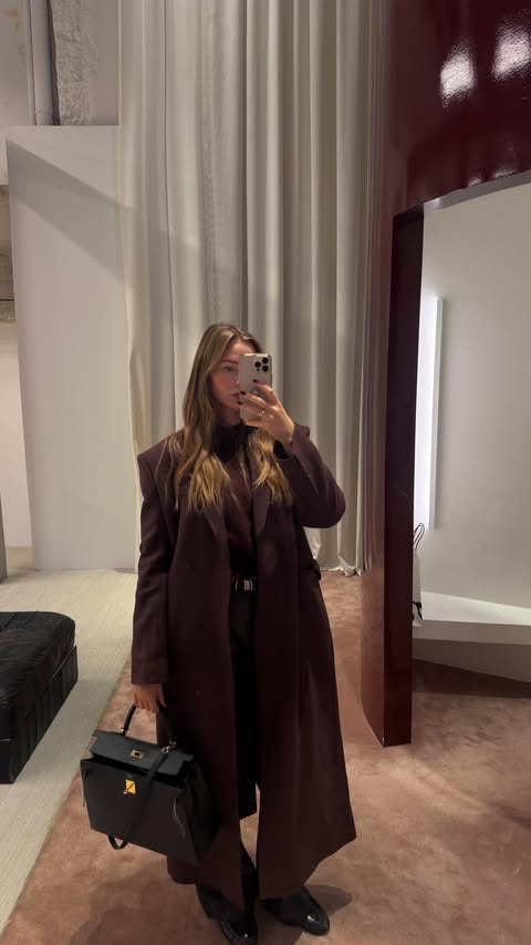 Instagram post by an influencer for H&M. Caption reads: [...] and satisfied this season with @hm.