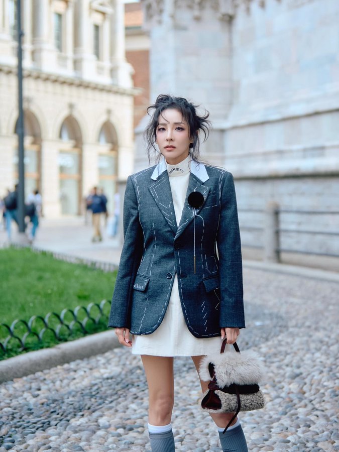 Instagram post by @daraxxi for Moschino. Caption reads: #Dara #SandaraPark #MFW #2025 
@moschino.